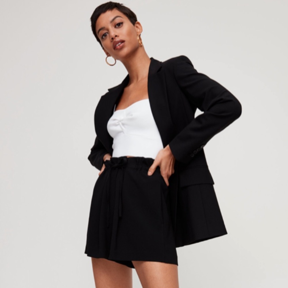 BNWT Aritzia Babaton Black Salim Shorts